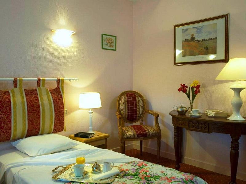 Hotel Logis Chez Bach Chaussin Esterno foto