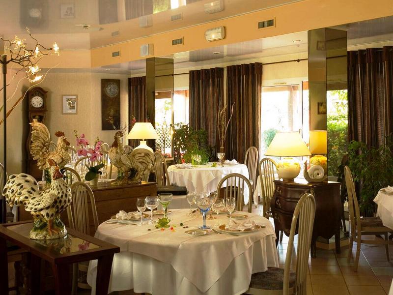 Hotel Logis Chez Bach Chaussin Esterno foto